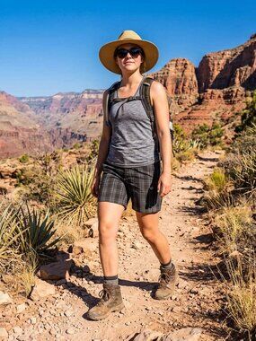 PEARL IZUMI Womens Shorts Size S Black Plaid Outdoor Adventure